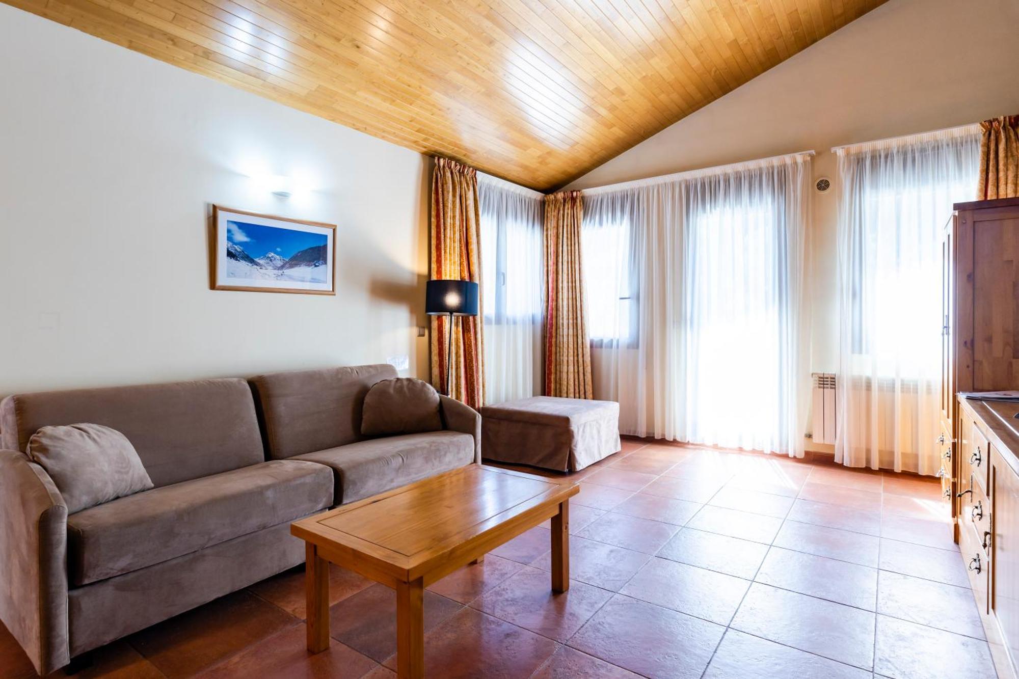 Apartaments Sant Moritz Аринсал Екстериор снимка