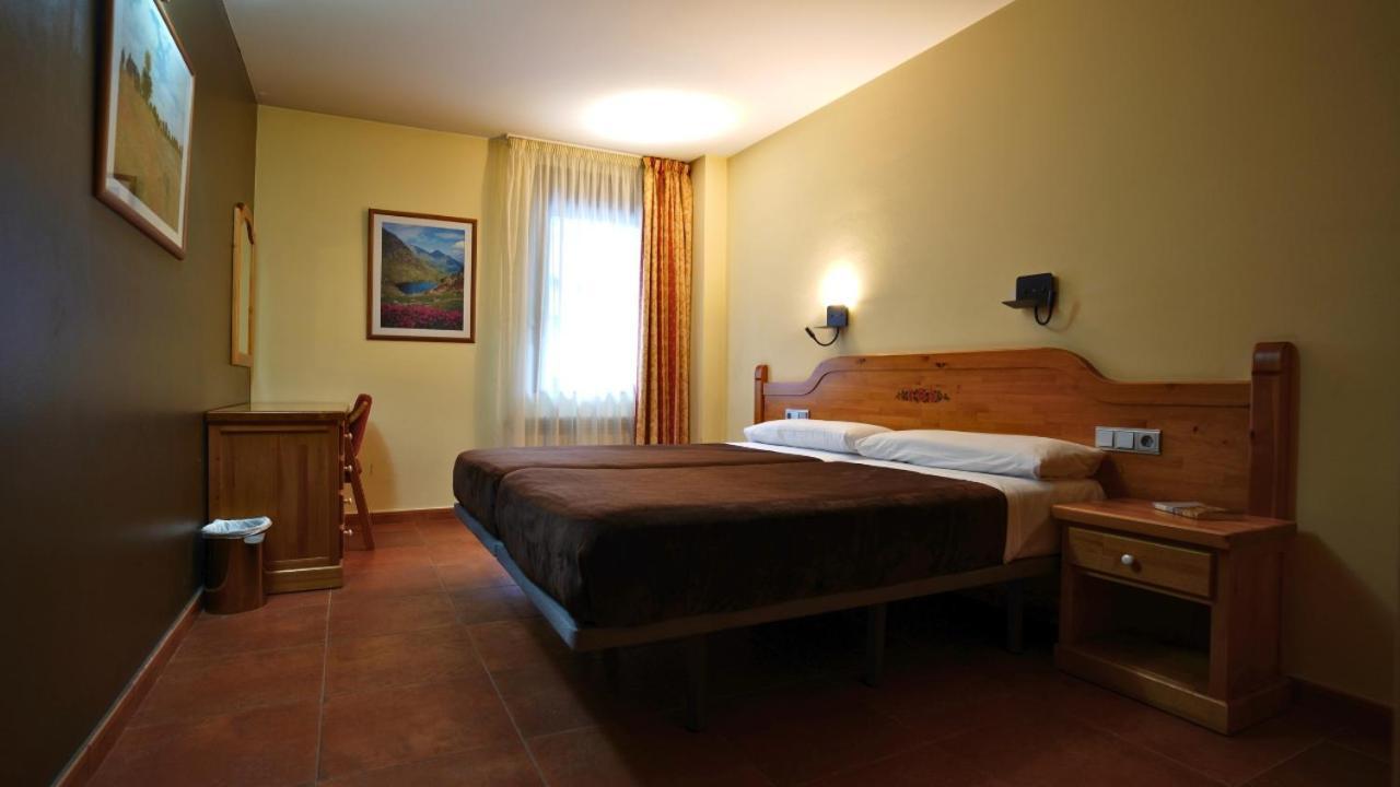 Apartaments Sant Moritz Аринсал Екстериор снимка