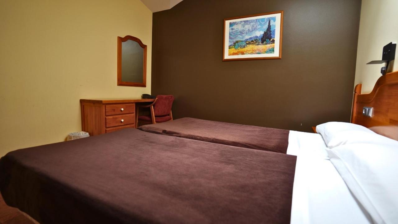 Apartaments Sant Moritz Аринсал Екстериор снимка
