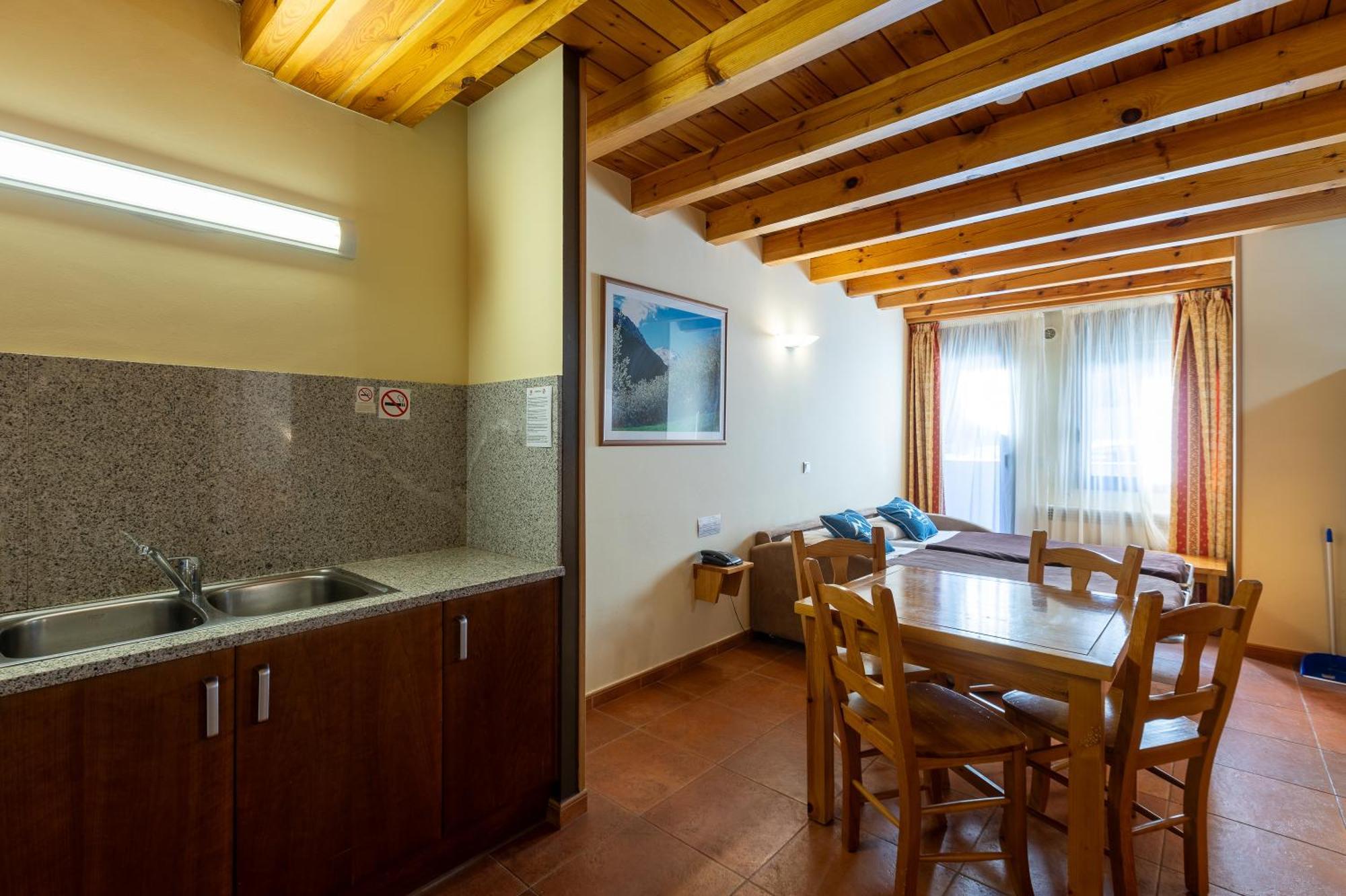 Apartaments Sant Moritz Аринсал Екстериор снимка